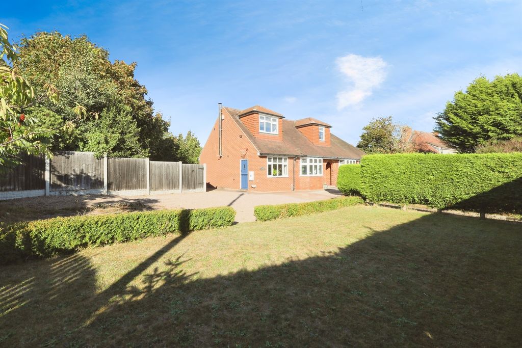 Additional image 2 of 5 bed detached bungalow for saleWorksop Road, Woodsetts, Worksop S81