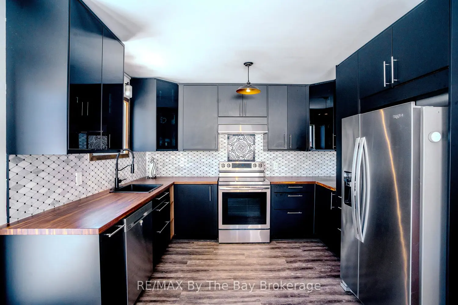 Additional image 3 of 247 Simcoe Street