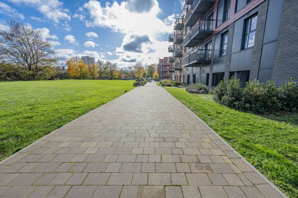 Additional image 15 of 2 bed flat for saleMeridian Way, Southampton SO14
