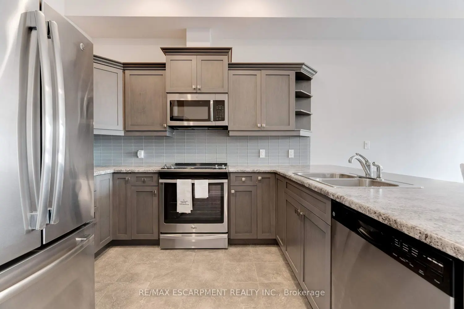 Additional image 7 of 3290 New Street 106