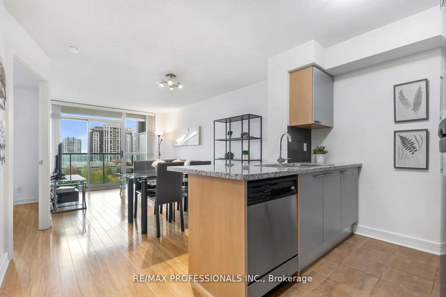 Additional image 6 of 18 Harrison Garden Boulevard 706