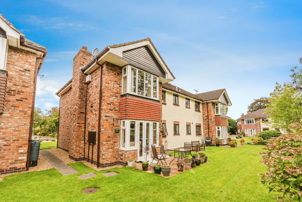 2 bed flat for saleThe Elms, Woodacres Court, Wilmslow SK9