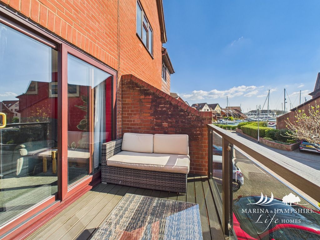 Additional image 13 of 3 bed town house for saleCarne Place, Port Solent PO6