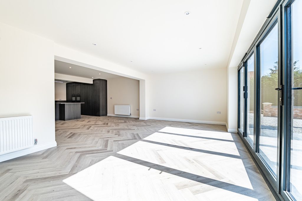 Additional image 6 of 4 bed detached bungalow for saleHorncastle Road, Woodhall Spa, Lincolnshire LN10
