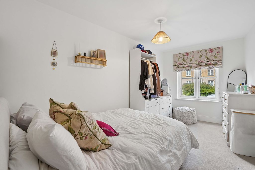 Additional image 5 of 2 bed flat for saleNew Bridge Street, Witney OX28