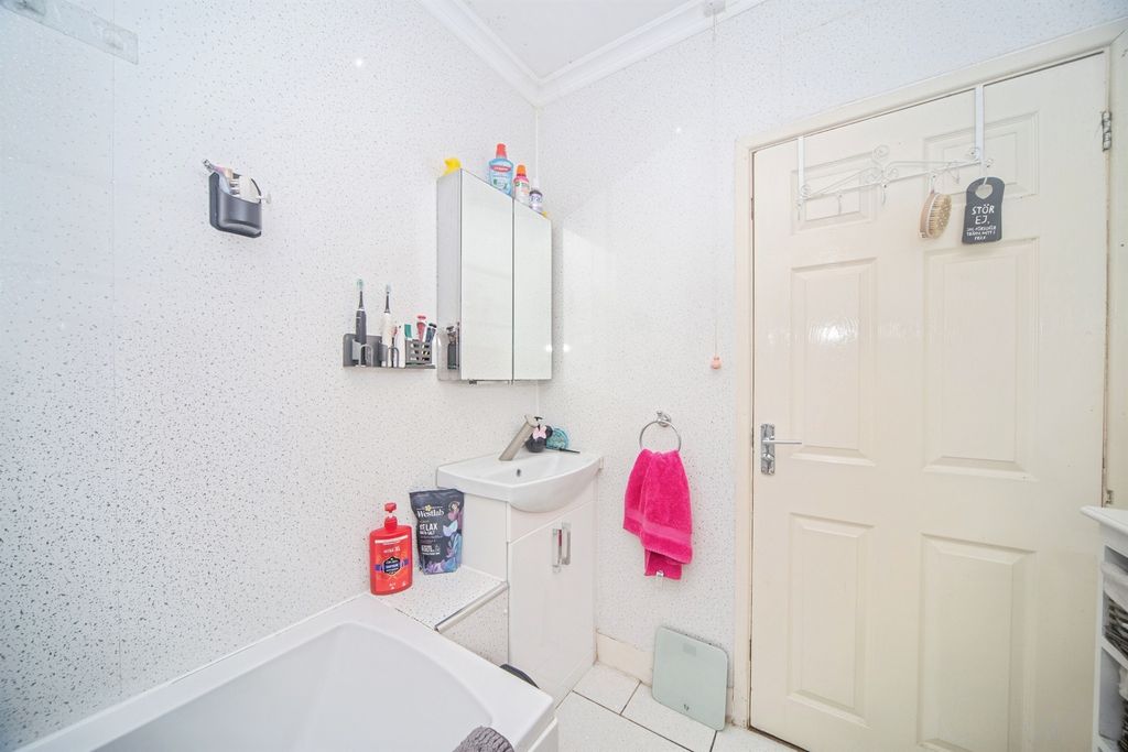 Additional image 9 of 2 bed flat for saleTwyford Avenue, Portsmouth PO2