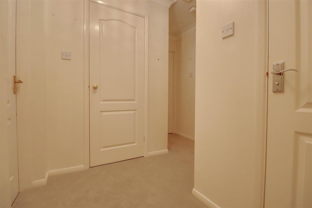Additional image 4 of 2 bed flat for saleStilemans, Wickford SS11
