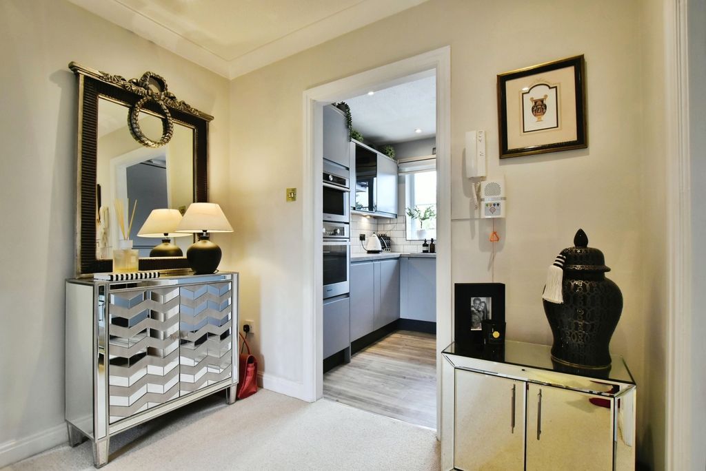 Additional image 10 of 2 bed flat for saleWoodacres Court, Wilmslow, Cheshire SK9