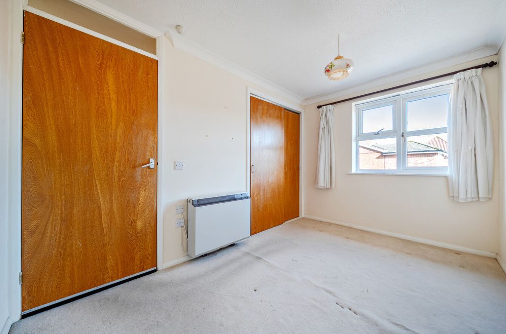 Additional image 7 of 2 bed flat for salePostern Close, Portchester, Fareham, Hampshire PO16