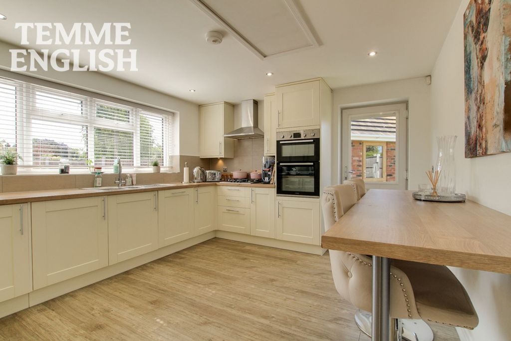 Additional image 5 of 3 bed detached bungalow for saleJersey Gardens, Wickford SS11