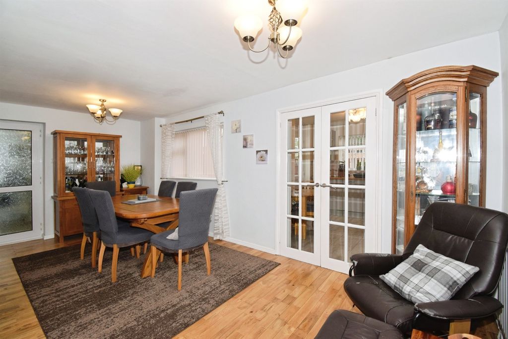 Additional image 4 of 5 bed semi-detached house for saleRedruth Avenue, Wigston LE18