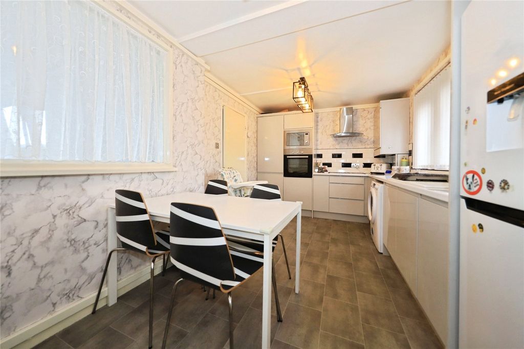 Additional image 3 of 2 bed flat for saleBromfield Court, Mount Road, Tettenhall Wood, Wolverhampton WV6