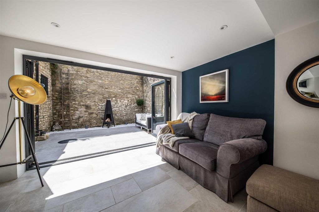 Additional image 2 of 2 bed terraced house for saleOxford Street, Woodstock OX20
