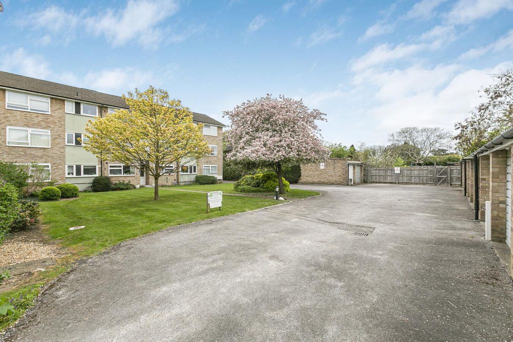 Additional image 9 of 2 bed flat for saleManor Road, Ashford TW15