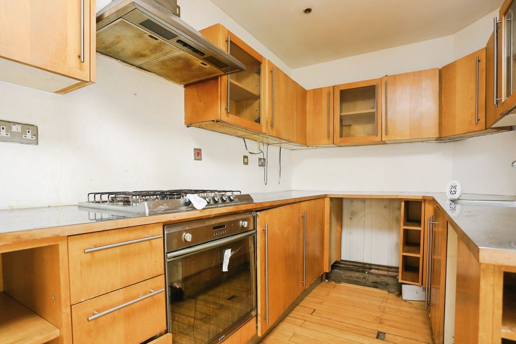 Additional image 12 of 2 bed flat for saleFosse Road North, Leicester, Leicestershire LE3