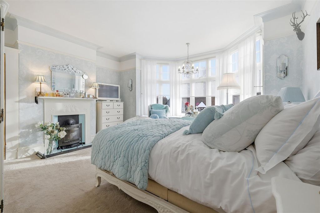 Additional image 20 of 5 bed semi-detached house for saleMonkhams Avenue, Woodford Green IG8