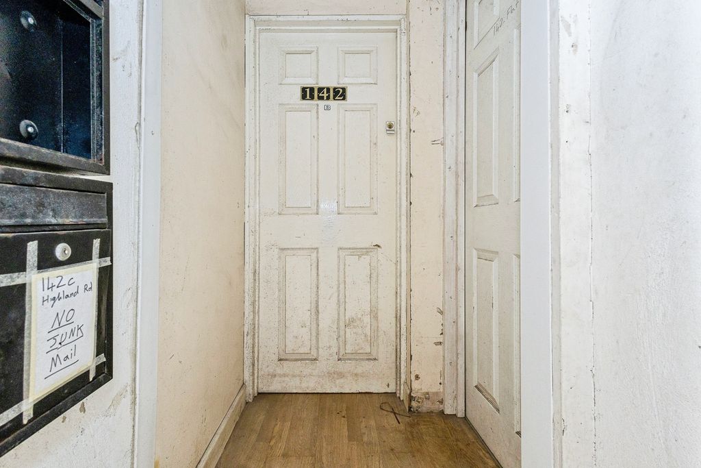 Additional image 2 of 2 bed flat for saleHighland Road, Southsea PO4
