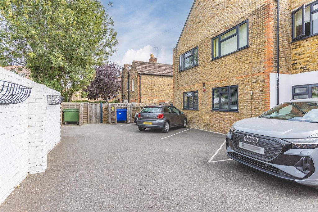 Additional image 15 of 2 bed maisonette for saleSt. Leonards Road, Windsor SL4