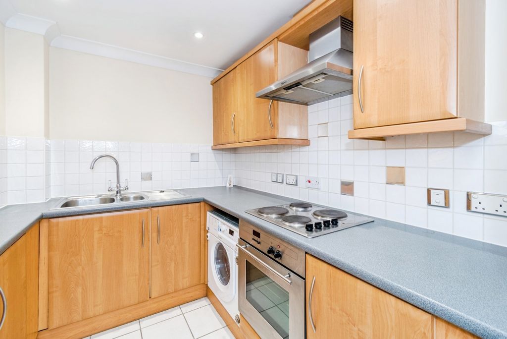 Additional image 7 of 2 bed flat for saleWinchester Road, Southampton, Hampshire SO16