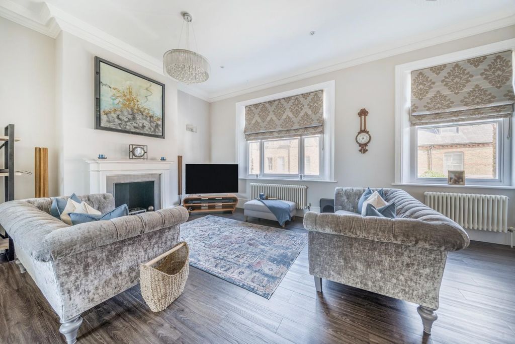 Additional image 3 of 3 bed flat for saleGrove Road, Windsor SL4
