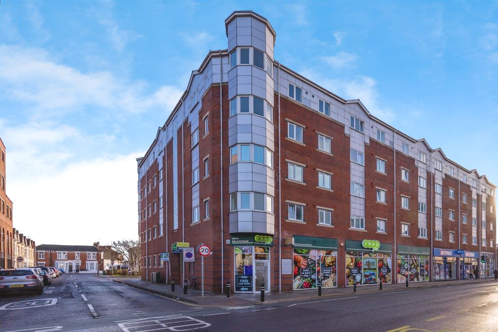 2 bed flat for saleNancy Road, Portsmouth PO1