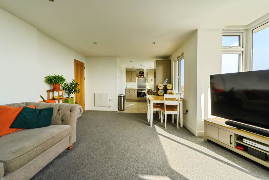 Additional image 4 of 2 bed flat for saleLondon Road, Portsmouth PO2