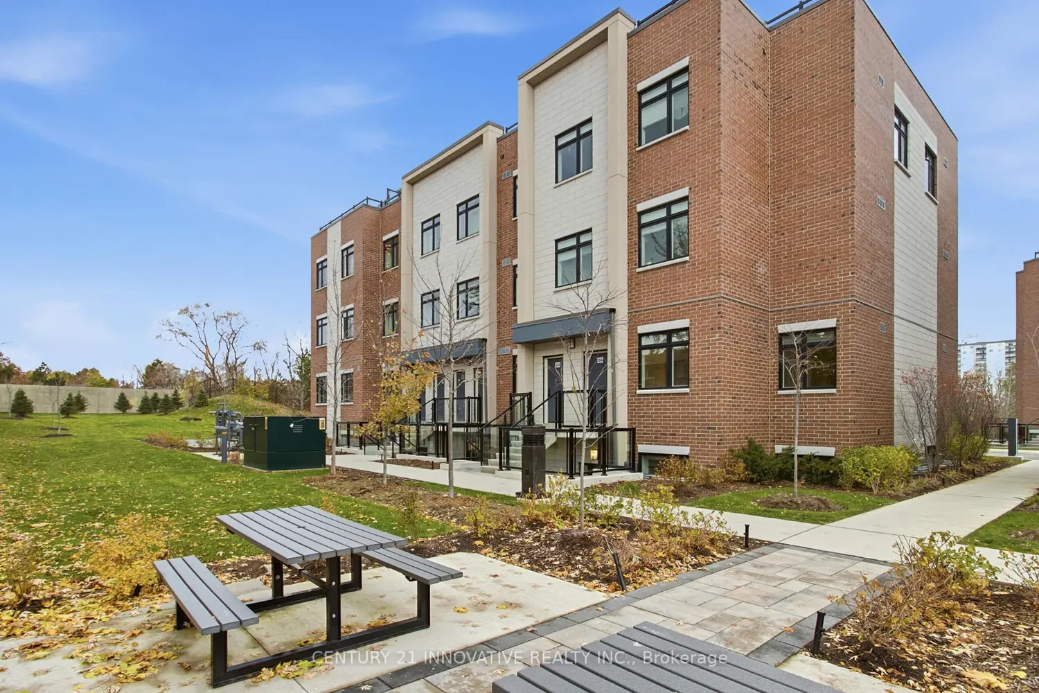 1115 Douglas Mccurdy Common Street 104