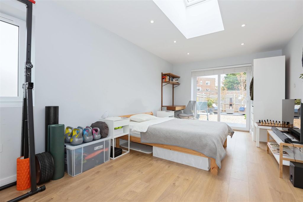 Additional image 18 of 3 bed flat for saleWallace Avenue, Worthing BN11