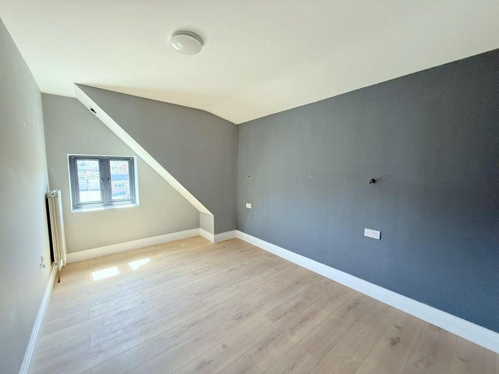 Additional image 14 of 5 bed detached bungalow for saleFeltham Hill Road, Ashford TW15