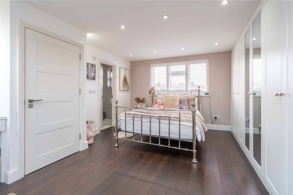 Additional image 15 of 5 bed semi-detached house for saleKings Avenue, Woodford Green IG8