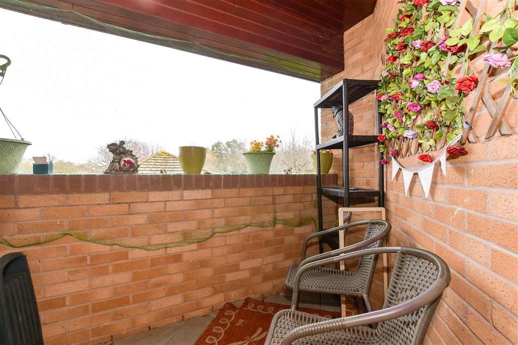 Additional image 4 of 1 bed flat for saleFairlee Road, Newport, Isle Of Wight PO30