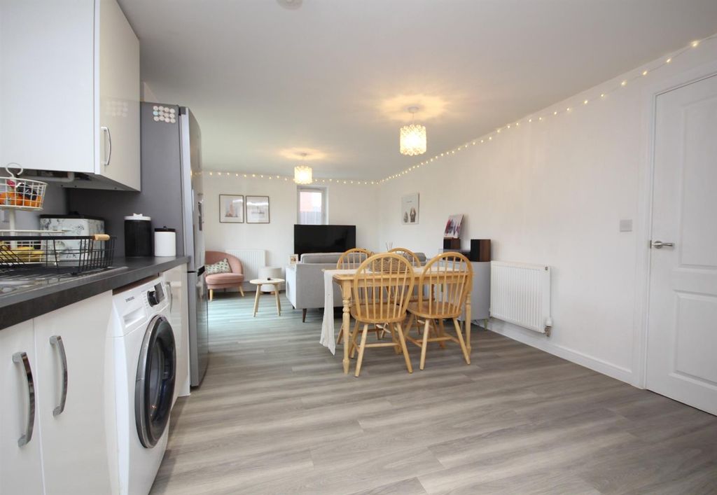 Additional image 5 of 2 bed maisonette for saleClaypit Copse, Bursledon, Southampton SO31