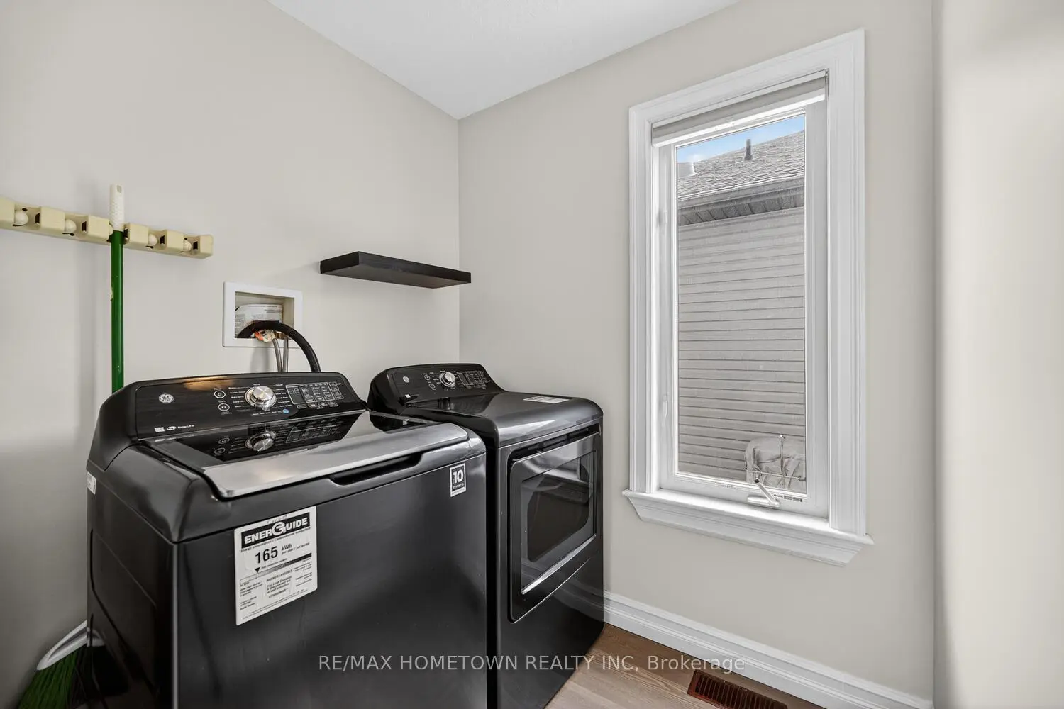 Additional image 7 of 1147 Mcclure Crescent