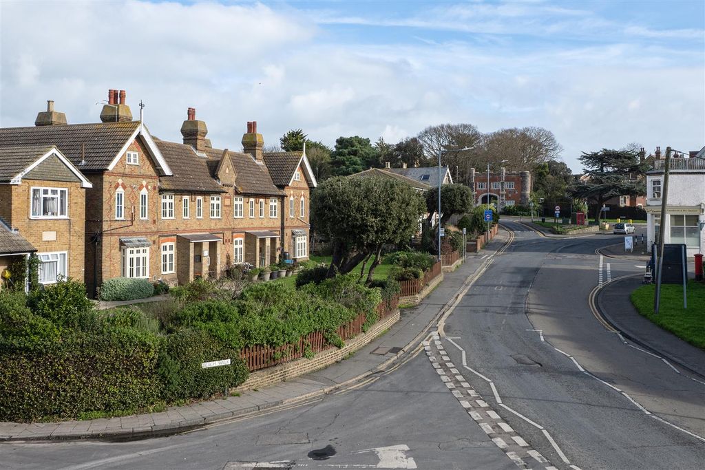 Additional image 19 of 2 bed flat for saleBeach Walk, Whitstable CT5