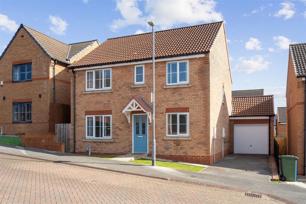 4 bed detached house for saleHeather Avenue, Withernsea HU19