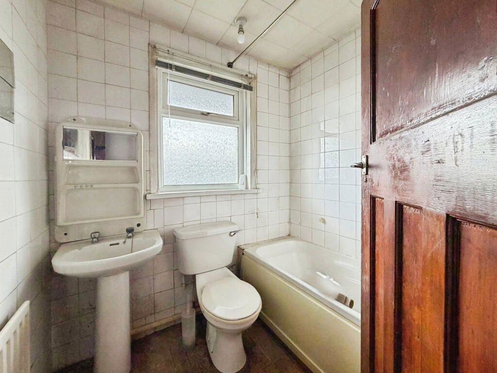 Additional image 13 of 3 bed link detached house for saleRedbridge Road, Southampton SO15