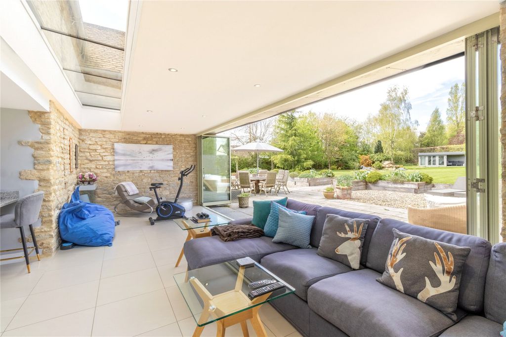Additional image 5 of 6 bed detached house for saleMain Road, Curbridge, Witney, Oxfordshire OX29