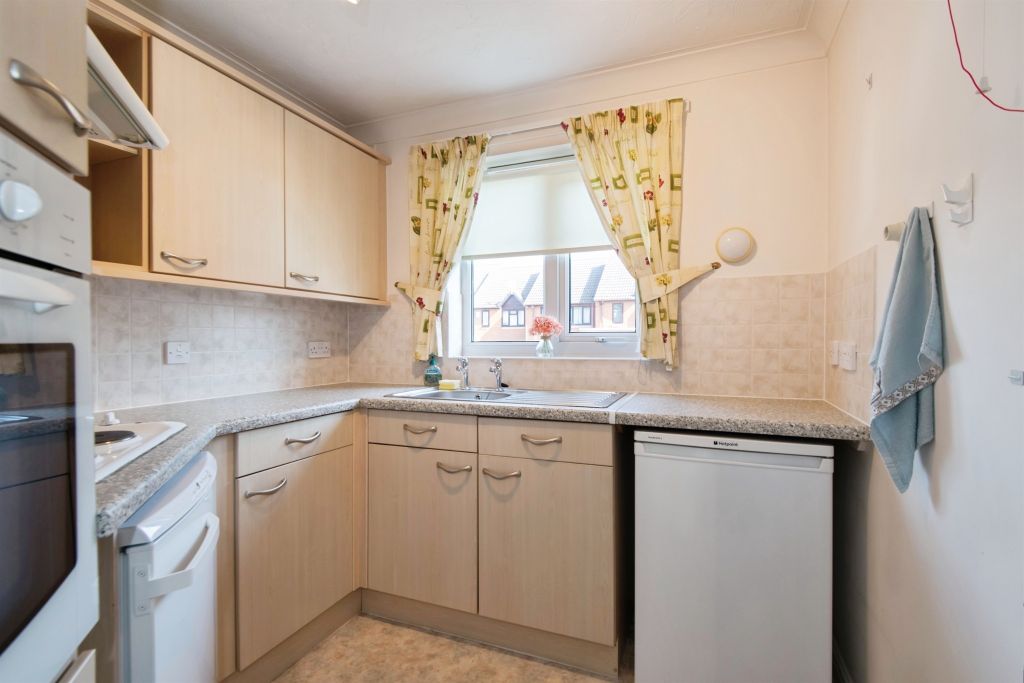 Additional image 6 of 1 bed flat for saleOakley Road, Southampton SO16