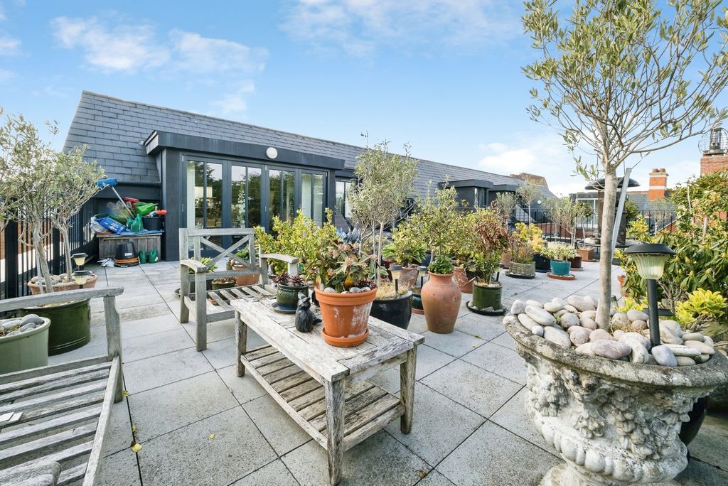 Additional image 20 of 3 bed flat for saleJohnston Road, Woodford Green IG8