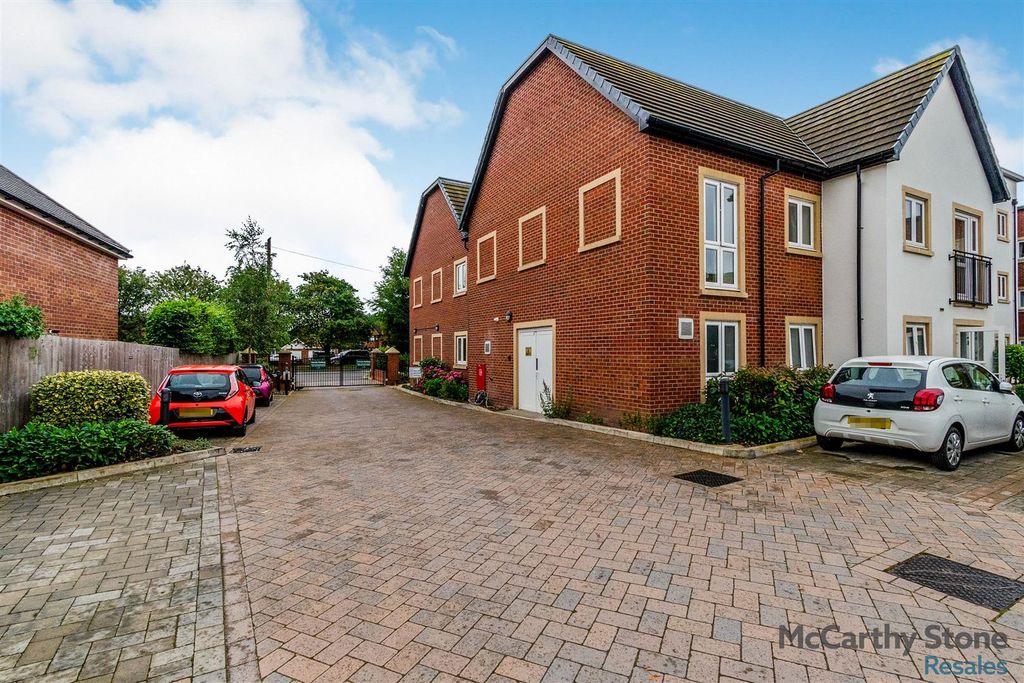 1 bed flat for saleBrindley Gardens, Duck Lane, Billbrook, Codsall, Wolverhampton, West Midlands WV8