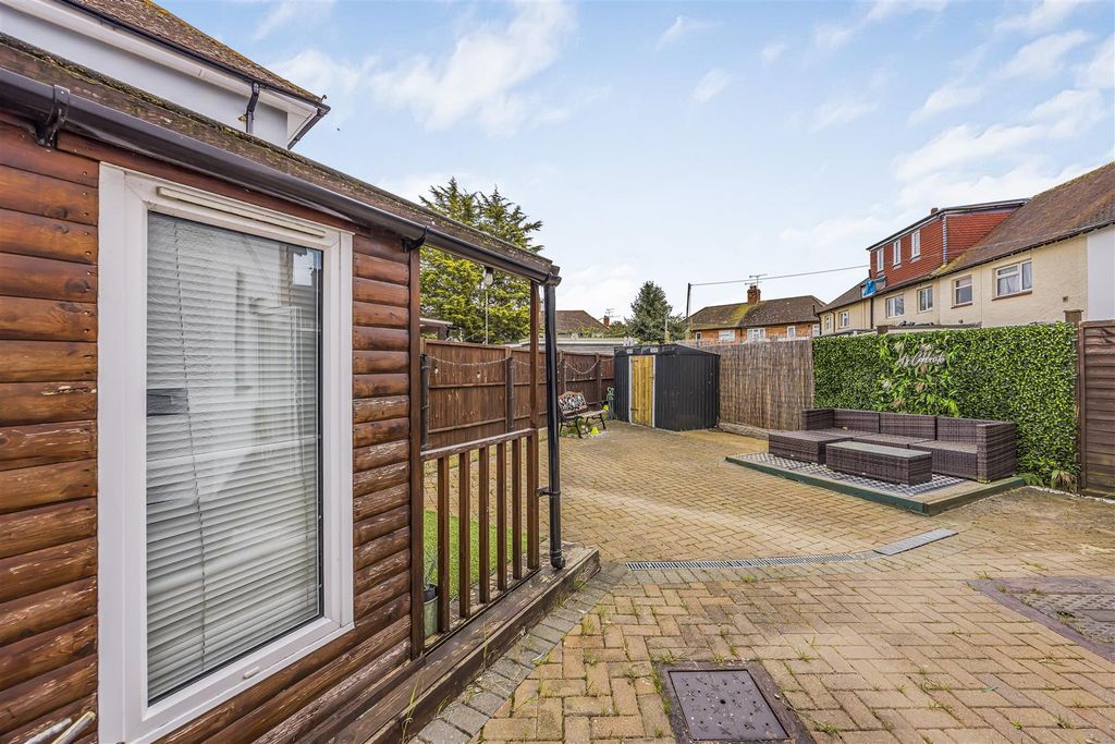 Additional image 16 of 3 bed semi-detached house for saleHilsea Crescent, Portsmouth PO2