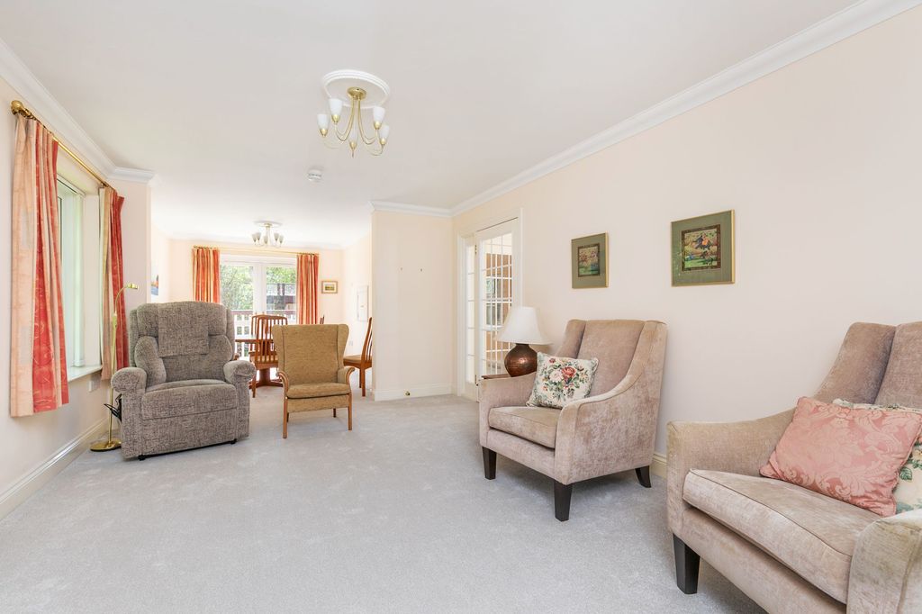 Additional image 5 of 2 bed flat for saleWyke Mark, Winchester SO22