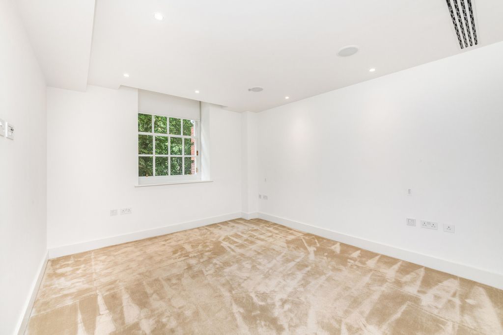 Additional image 12 of 2 bed flat for saleStar & Garter House, Richmond TW10