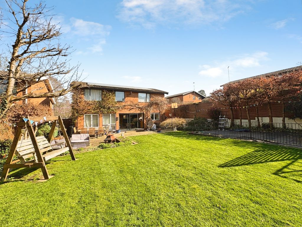 Additional image 5 of 5 bed detached house for saleColeridge Avenue, Yateley, Hampshire GU46