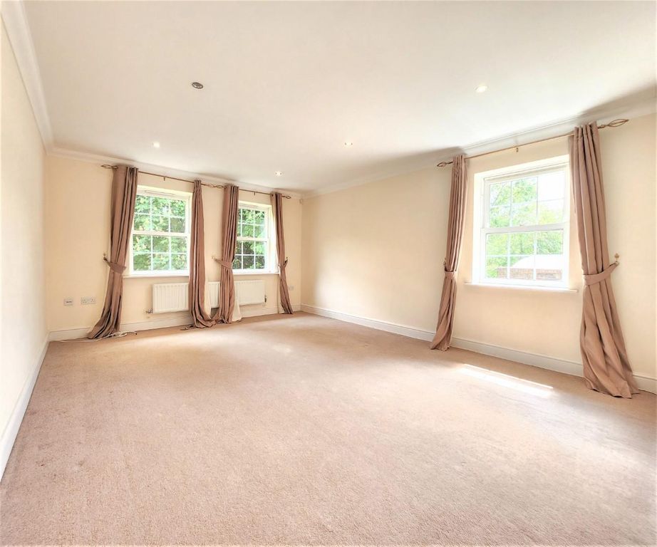 Additional image 2 of 2 bed flat for saleFinchampstead Road, Wokingham RG40