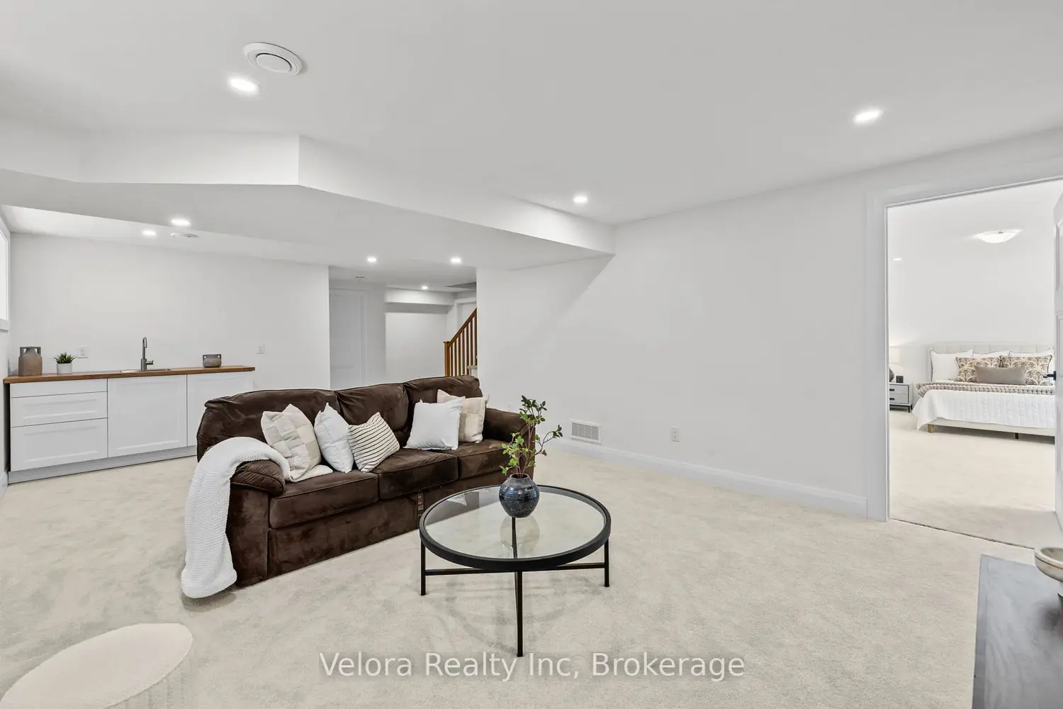 Additional image 10 of 970 Islington Way
