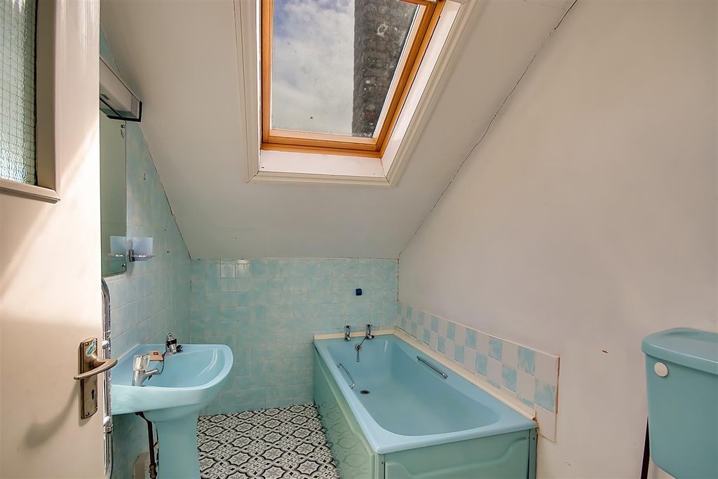 Additional image 9 of 1 bed flat for saleHeene Terrace, Worthing BN11