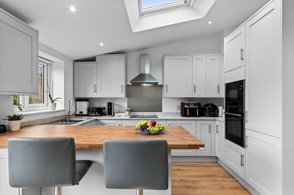 Additional image 6 of 2 bed detached house for saleDownsway, Whyteleafe CR3