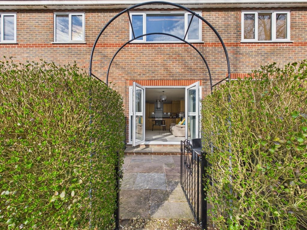 Additional image 6 of 2 bed flat for saleFerndale Road, Ashford, Surrey TW15