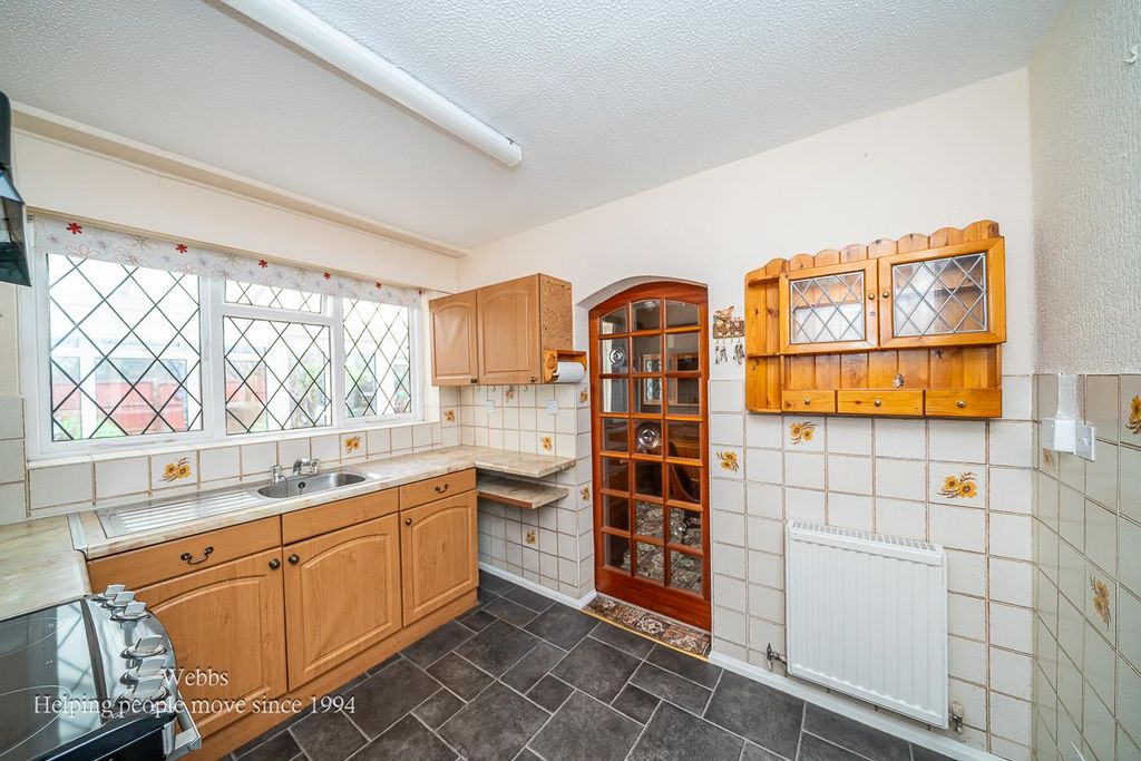 Additional image 6 of 3 bed property for saleHighgrove Close, Willenhall WV12